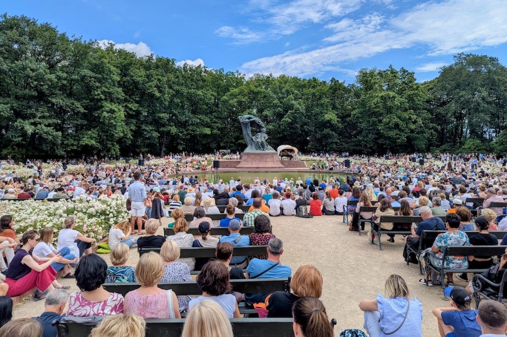 Poland travel guide featuring the Chopin Monument in Warsaaw